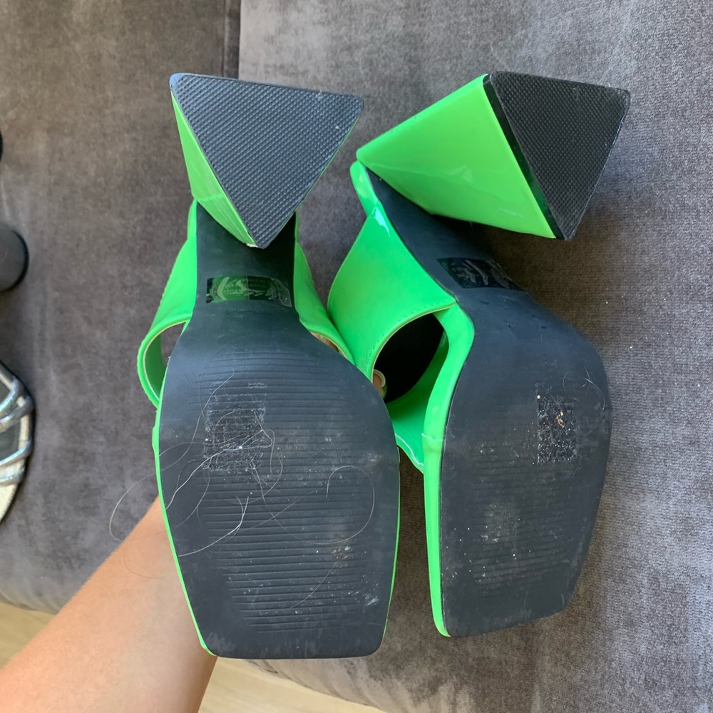 heels - Picture 4 of 4